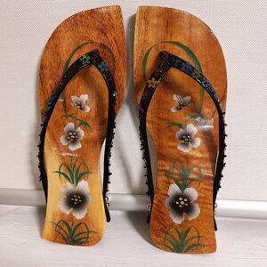 Women's Thong Floral Hand Painted Wood Lacquer Sandals - Black/Tan- Sz 7.5M